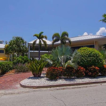 Sea Breeze, Studio 510, Beach Steps Away!+Pool+Wifi Ruskin Luaran gambar