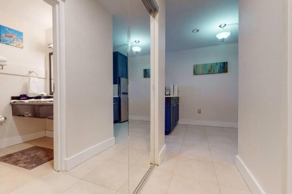 Sea Breeze, Studio 510, Beach Steps Away!+Pool+Wifi Ruskin Luaran gambar