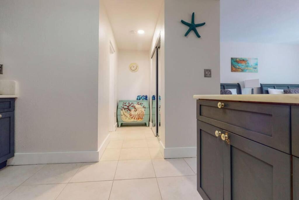 Sea Breeze, Studio 510, Beach Steps Away!+Pool+Wifi Ruskin Luaran gambar